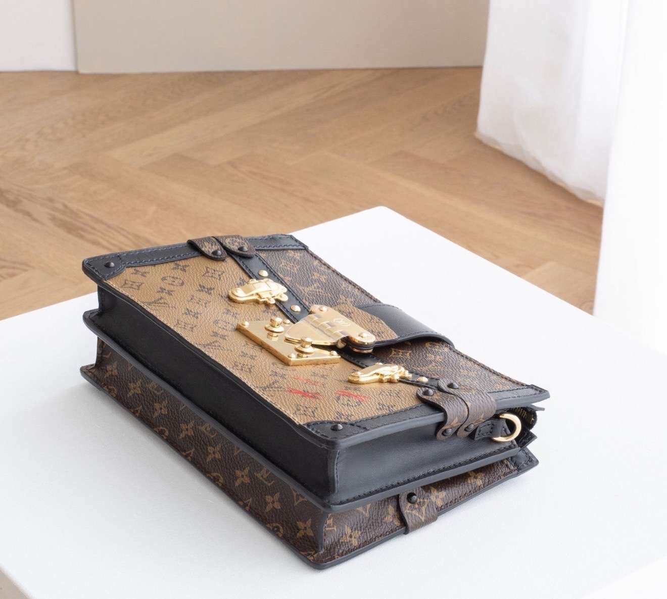Louis Vuitton Trunk