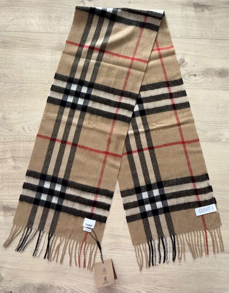 Šál Burberry zo 100 % kašmíru