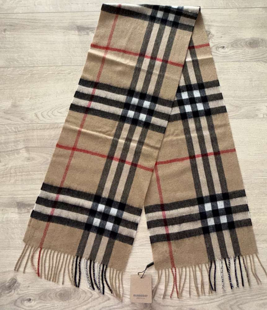 Šál Burberry zo 100 % kašmíru
