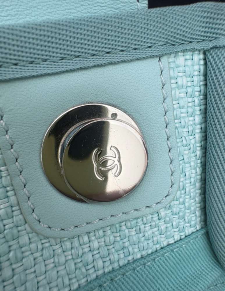 Chanel deauville médium
