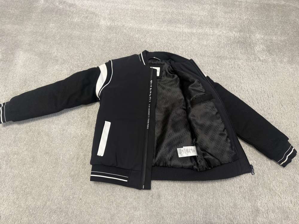 Givenchy detska bombera velkost 8