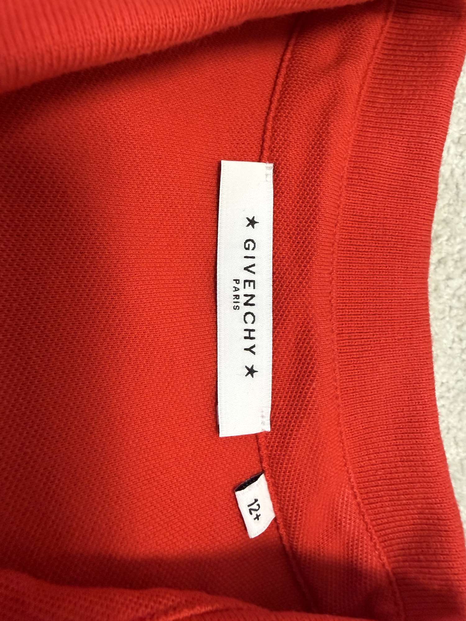 Givenchy juniorske tricko velkost 12+