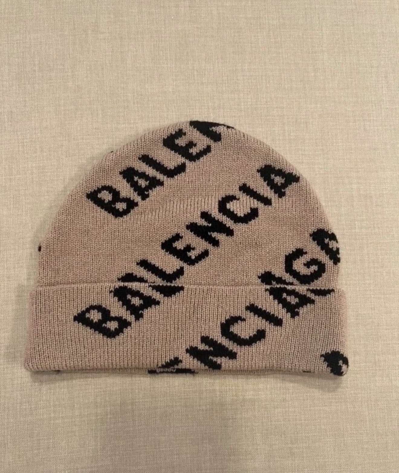 Balenciaga čiapka