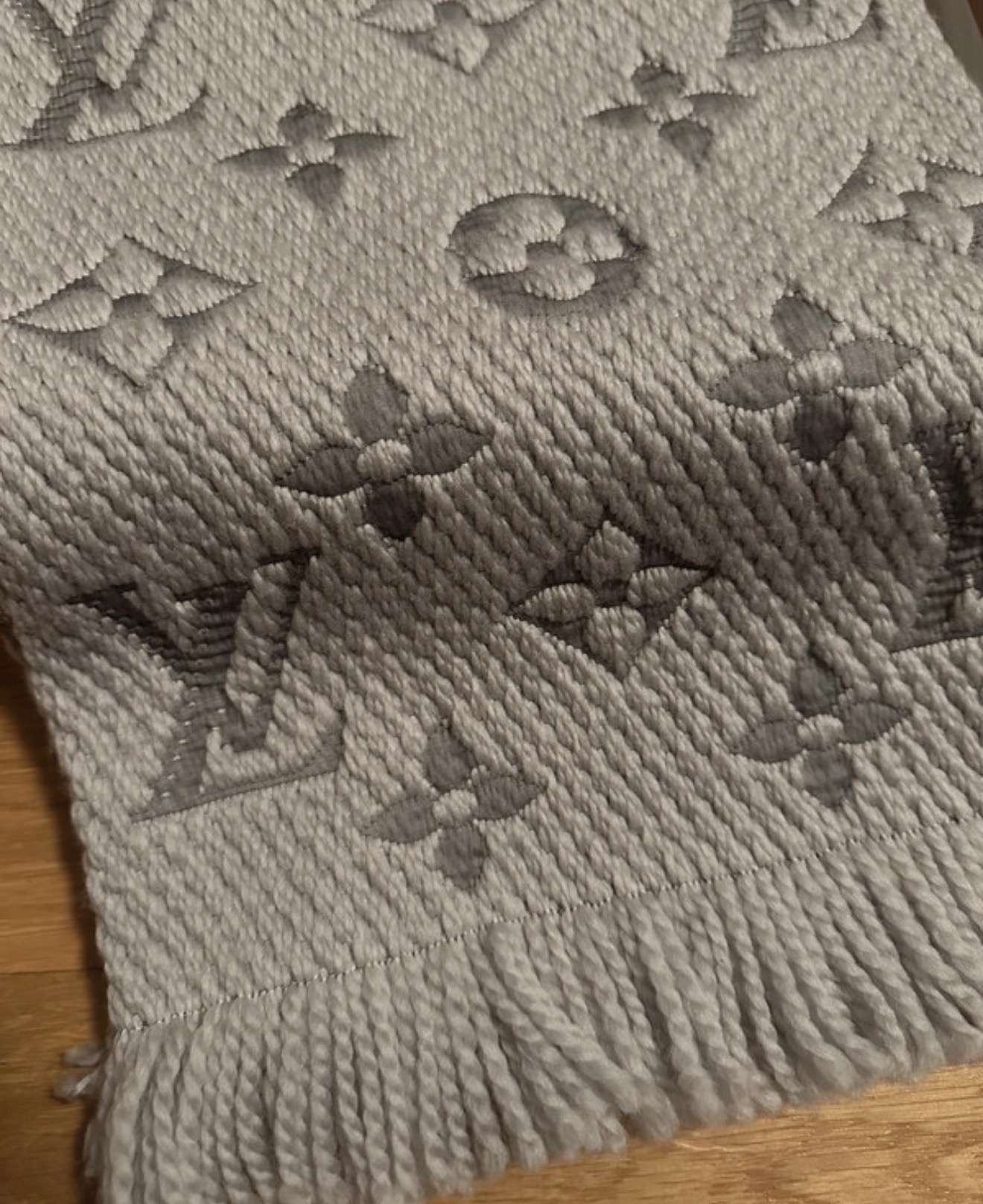Louis Vuitton šál