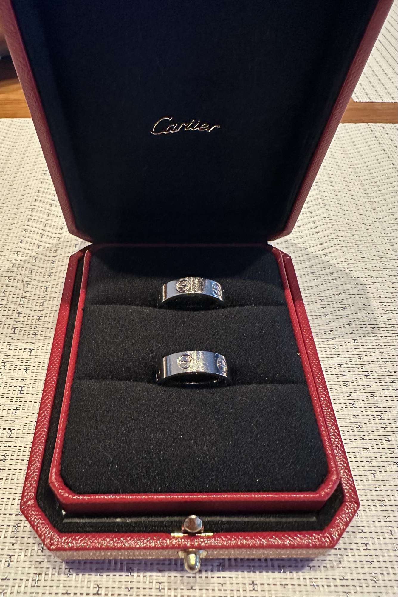 Cartier Love -zlaty prsten z bieleho zlata