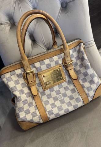 https://www.vipluxury.sk/Louis Vuitton Barkeley