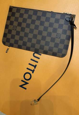 https://www.vipluxury.sk/LV pochette