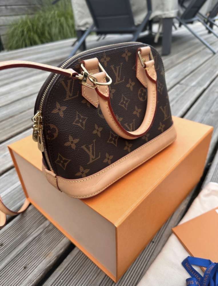 Louis Vuitton Alma bb