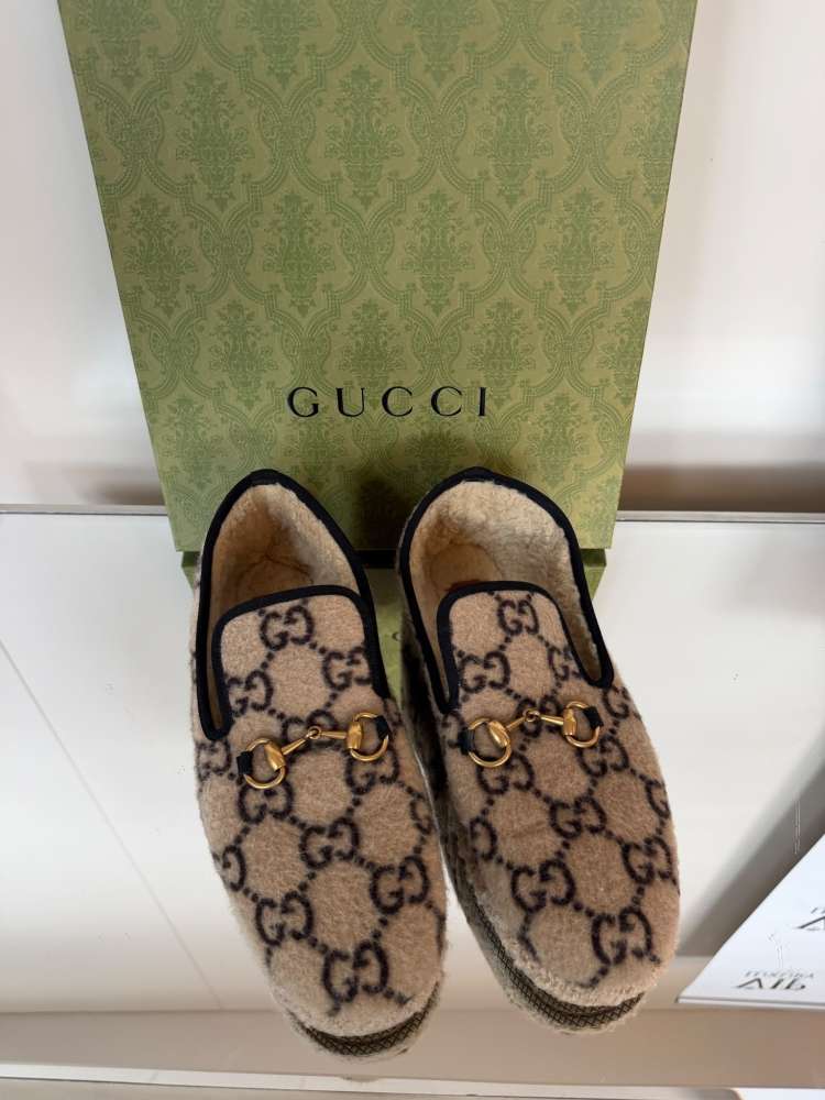Gucci mokasiny s GG vzorom