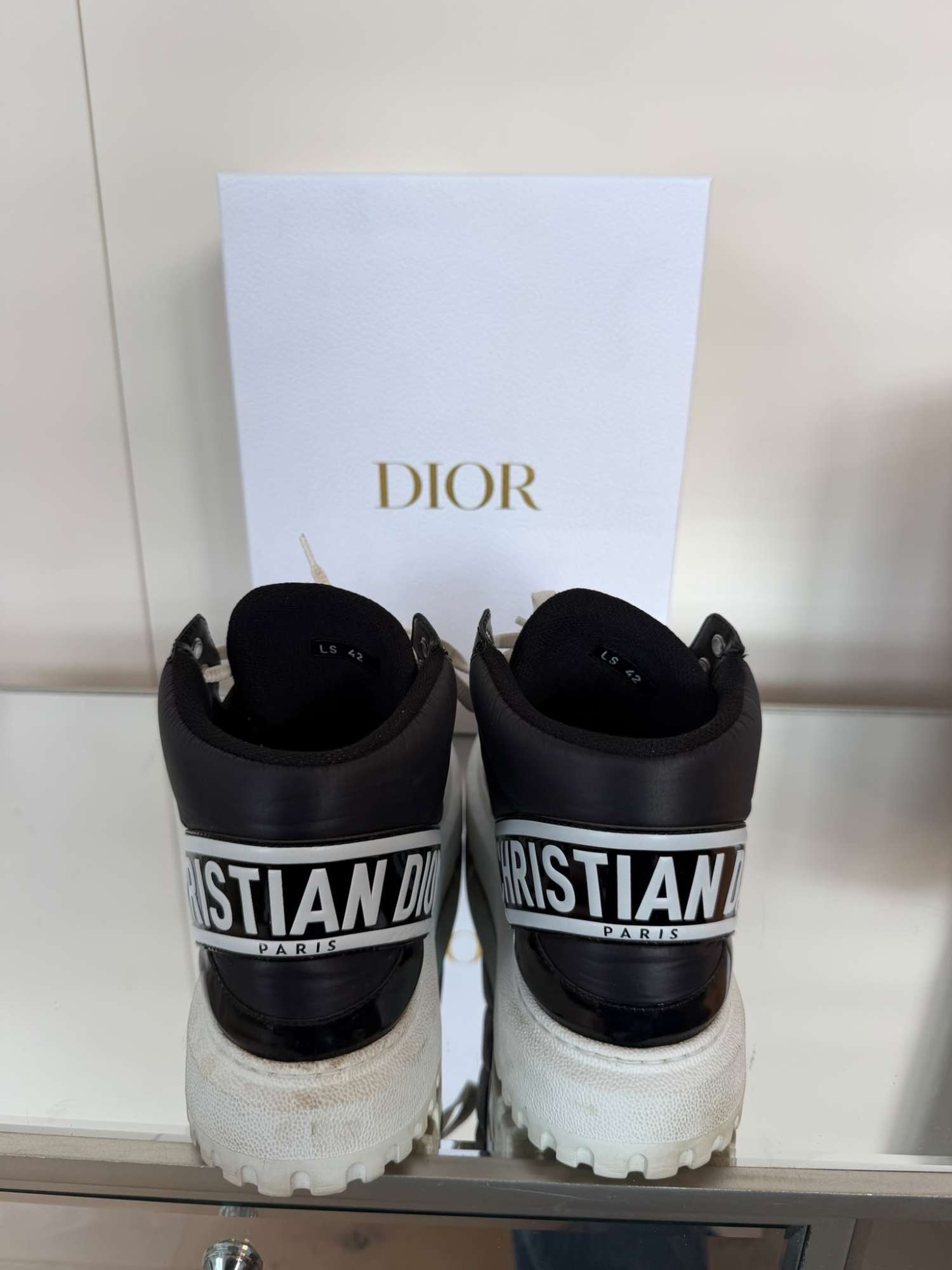 Dior koženkové členkové topánky