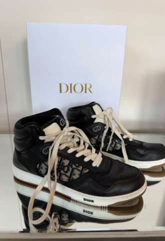 https://www.vipluxury.sk/Dior kožené členkové tenisky