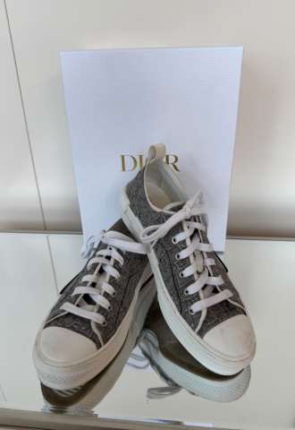 https://www.vipluxury.sk/Dior členkové tenisky
