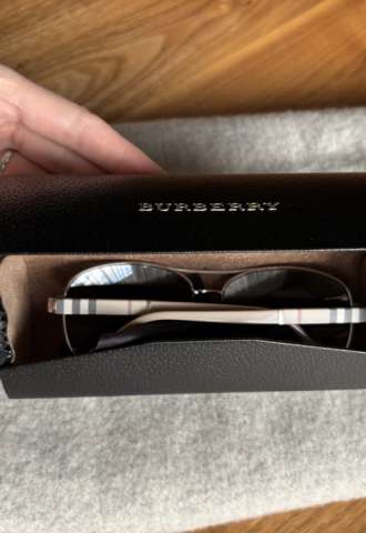 https://www.vipluxury.sk/Aviator slnecne okuliare Burberry - model BE3080