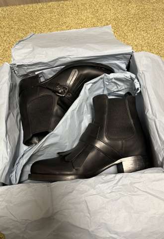 https://www.vipluxury.sk/Kozene clenkove “biker boots Chelsea” zn. Prada - velkost 40