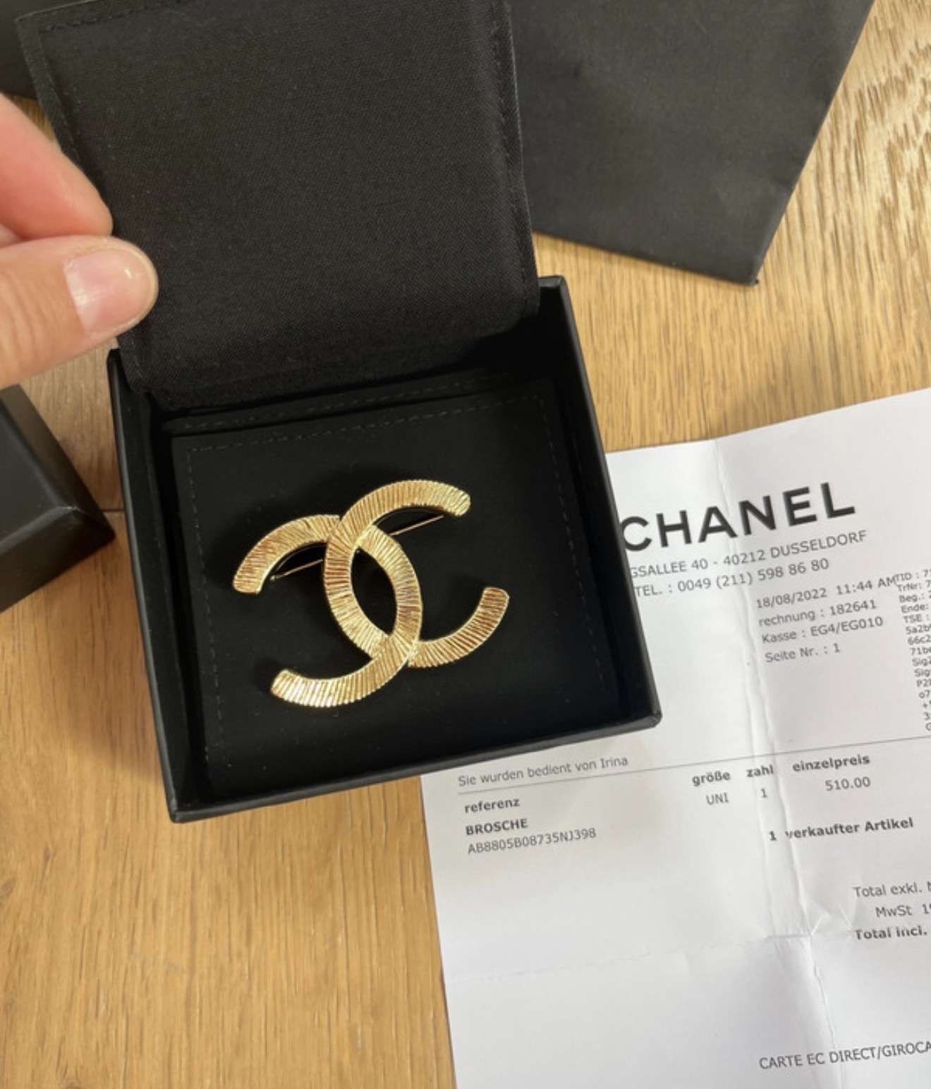 Chanel brošňa
