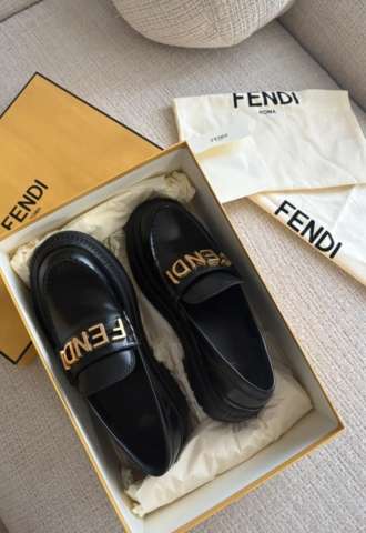 https://www.vipluxury.sk/Fendi mokasinky