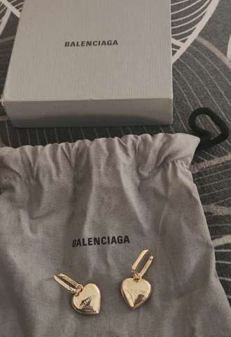 https://www.vipluxury.sk/Balenciaga náušnice