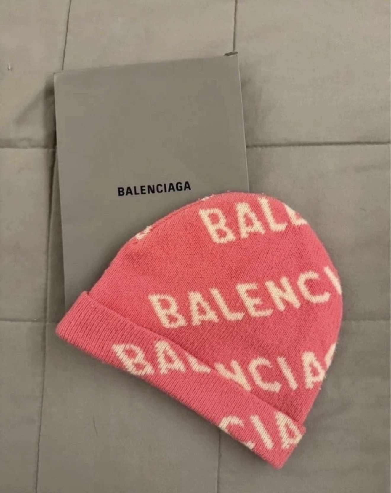 Balenciaga čiapka