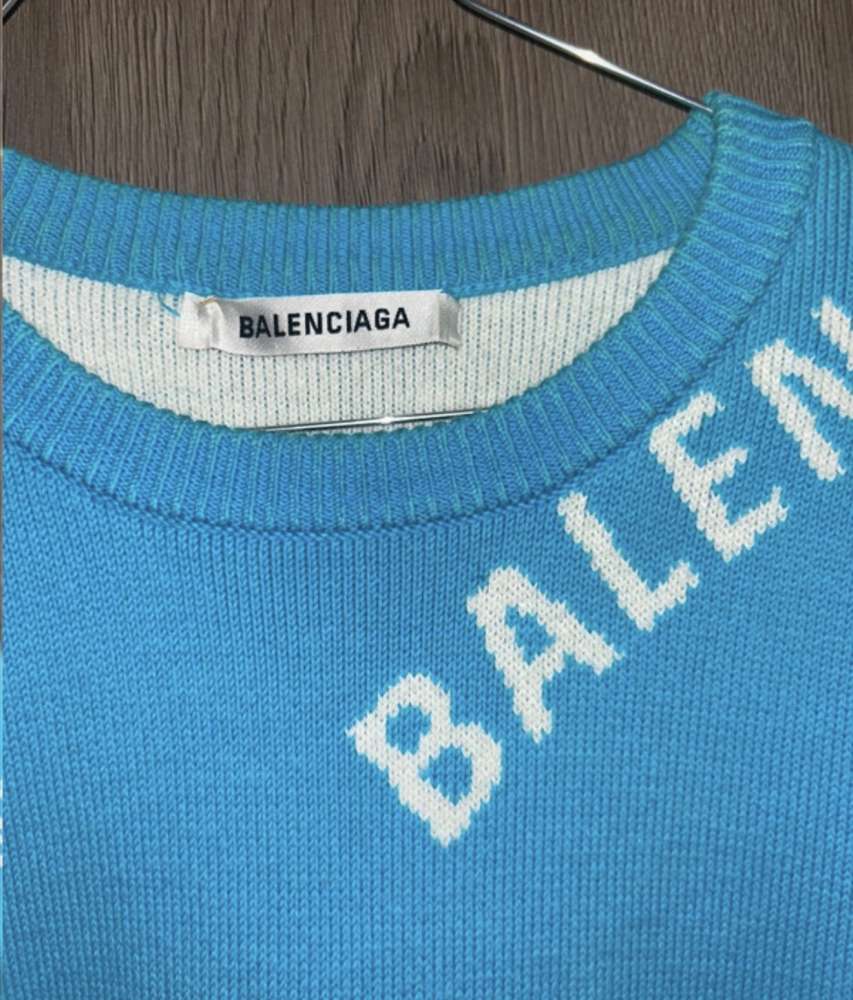 Balenciaga sveter