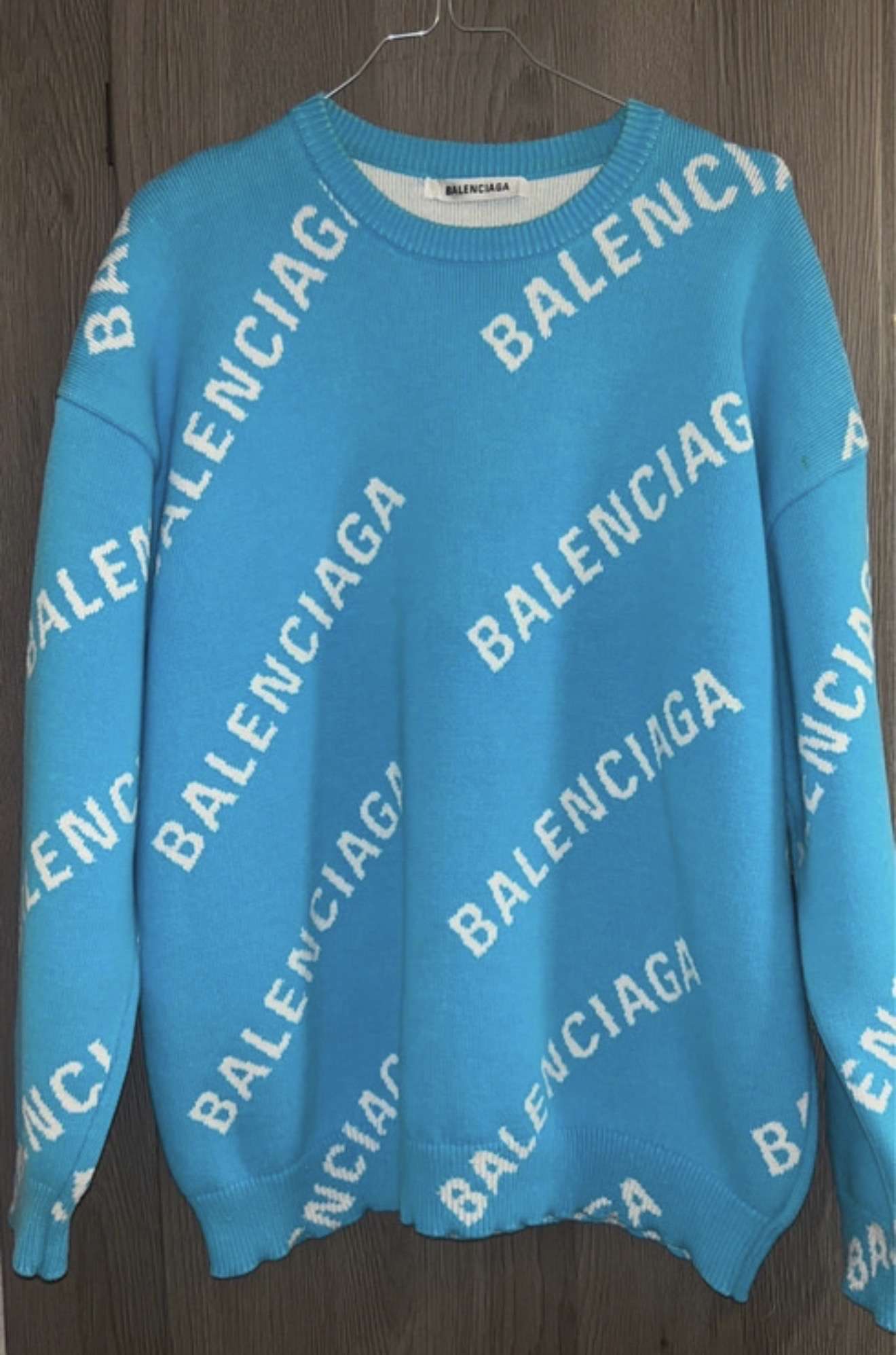 Balenciaga sveter