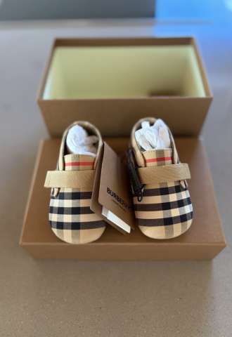 https://www.vipluxury.sk/Capáčky Burberry