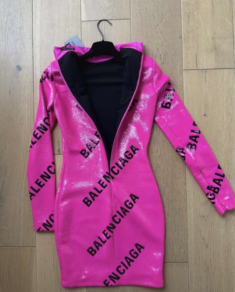 Balenciaga šaty