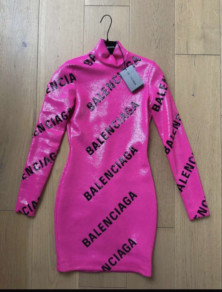 Balenciaga šaty