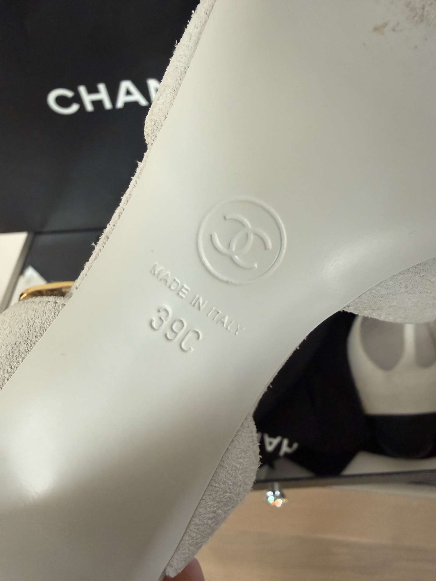 Chanel lodicky