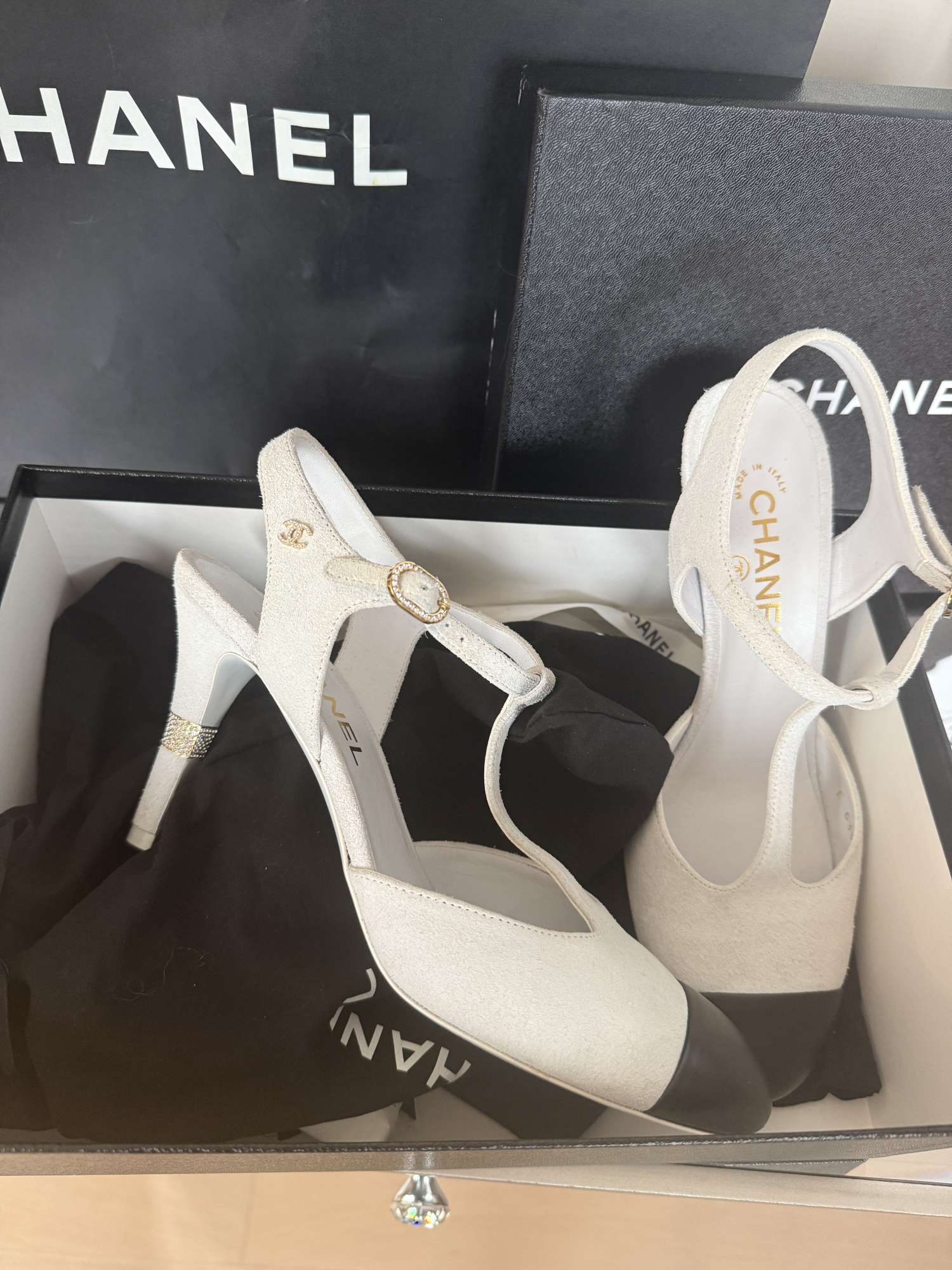 Chanel lodicky