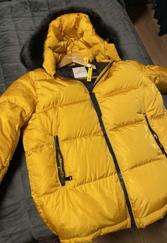 https://www.vipluxury.sk/Moncler bunda žltá