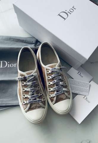 https://www.vipluxury.sk/Dior tenisky
