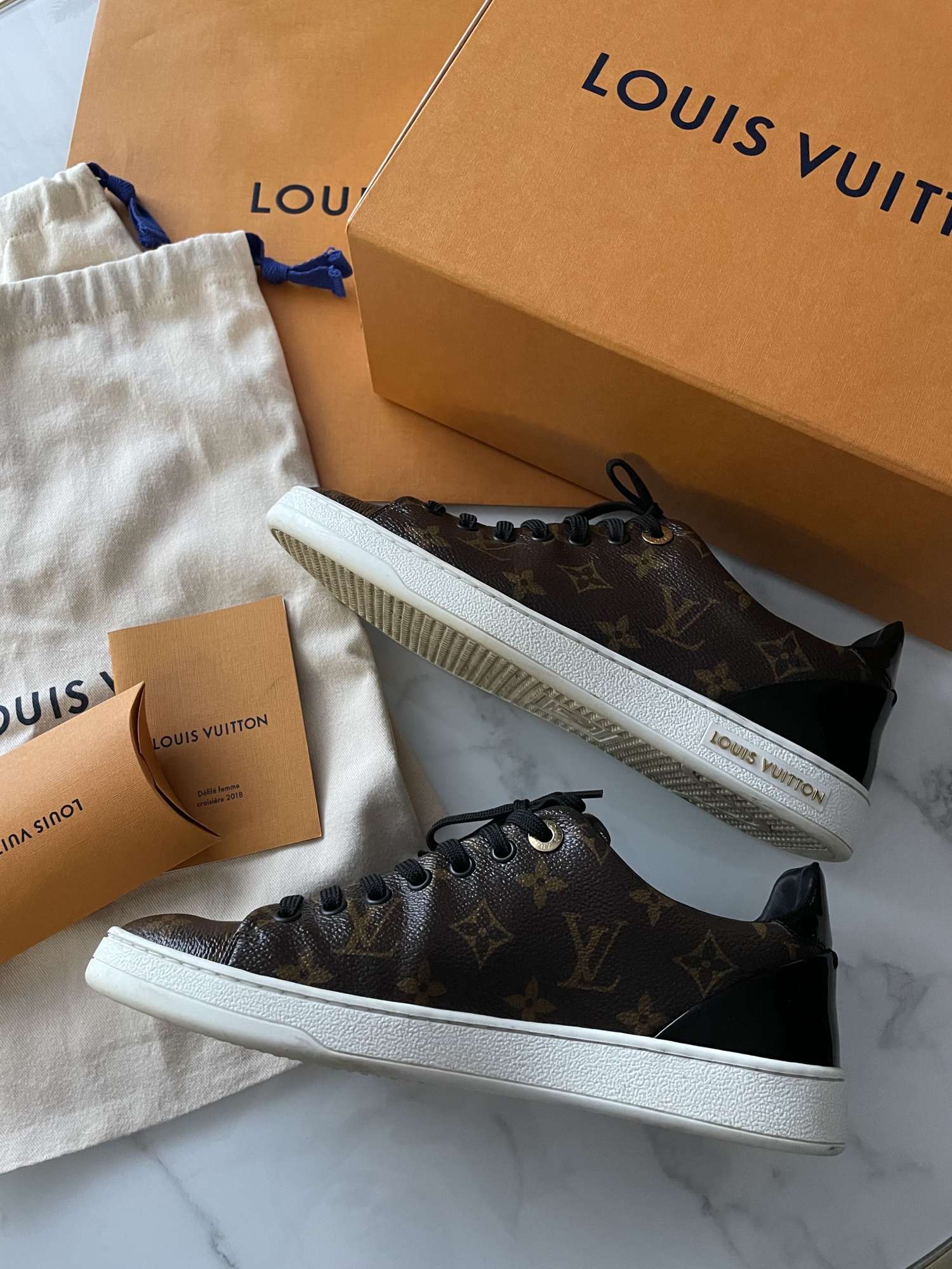 LV tenisky