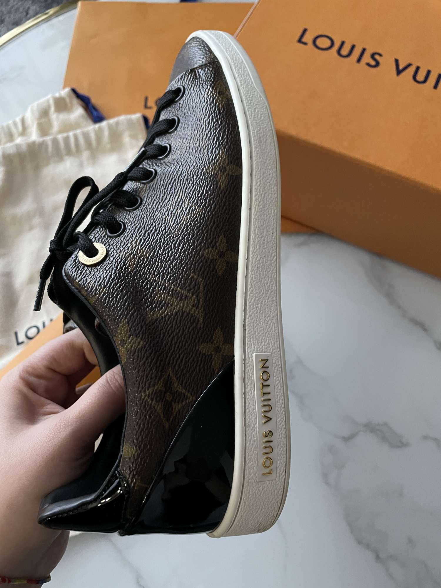 LV tenisky