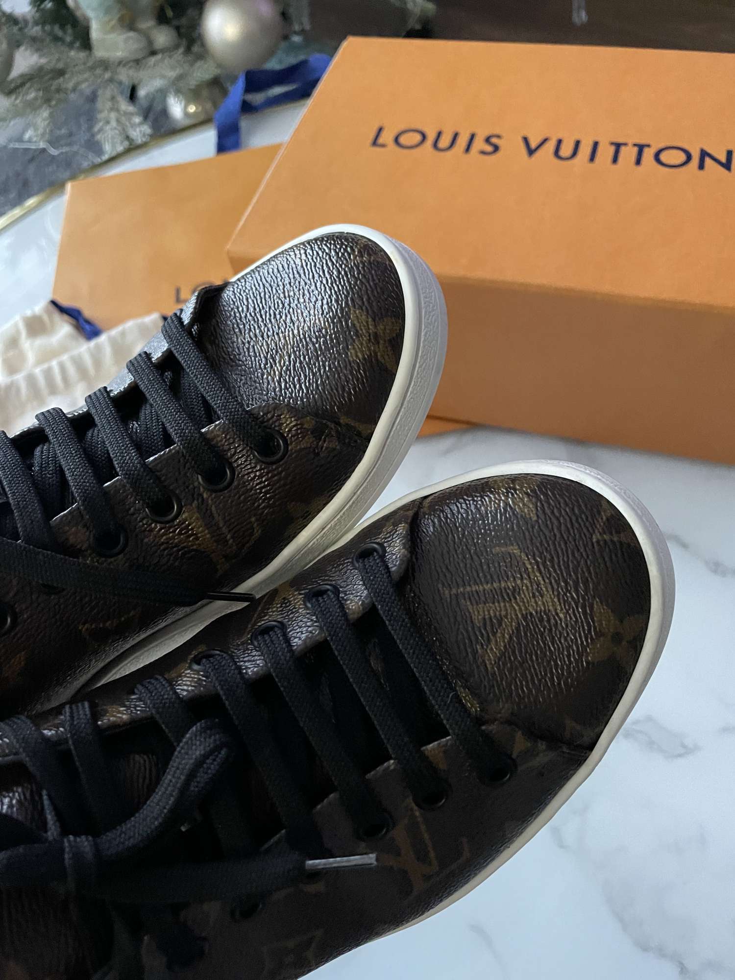 LV tenisky