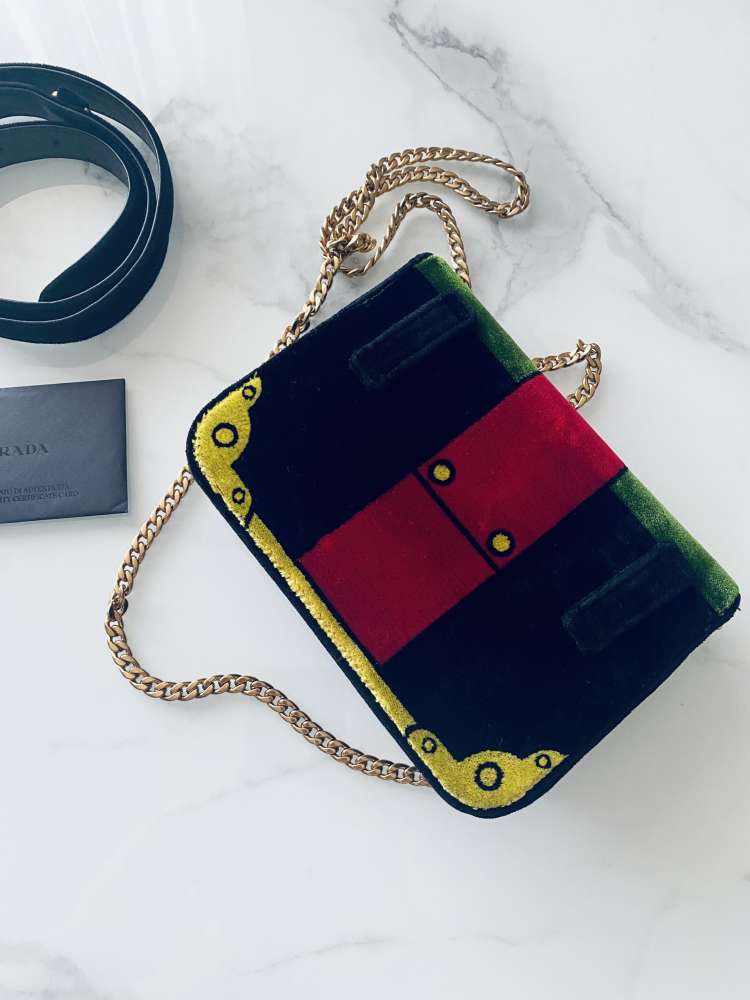 Prada kabelka