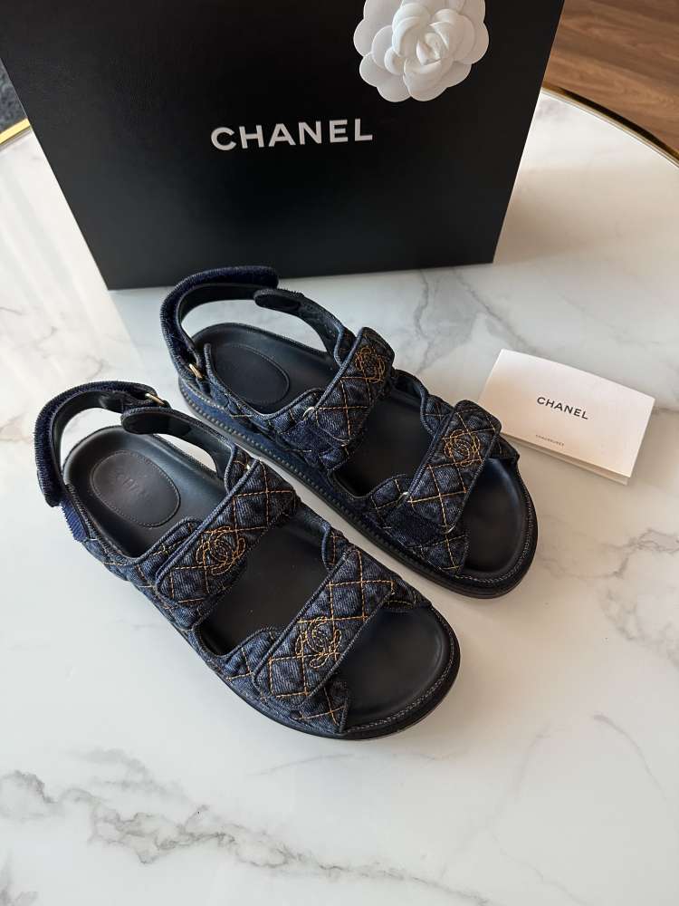 Chanel sandále občas nosé