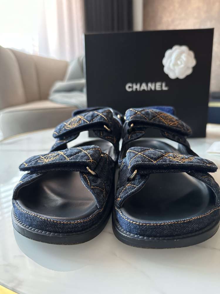 Chanel sandále občas nosé