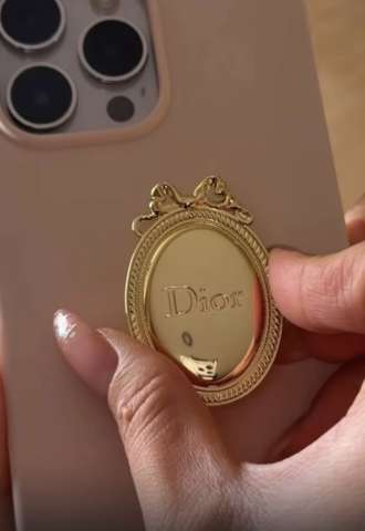 https://www.vipluxury.sk/Dior medajlonik s leskom