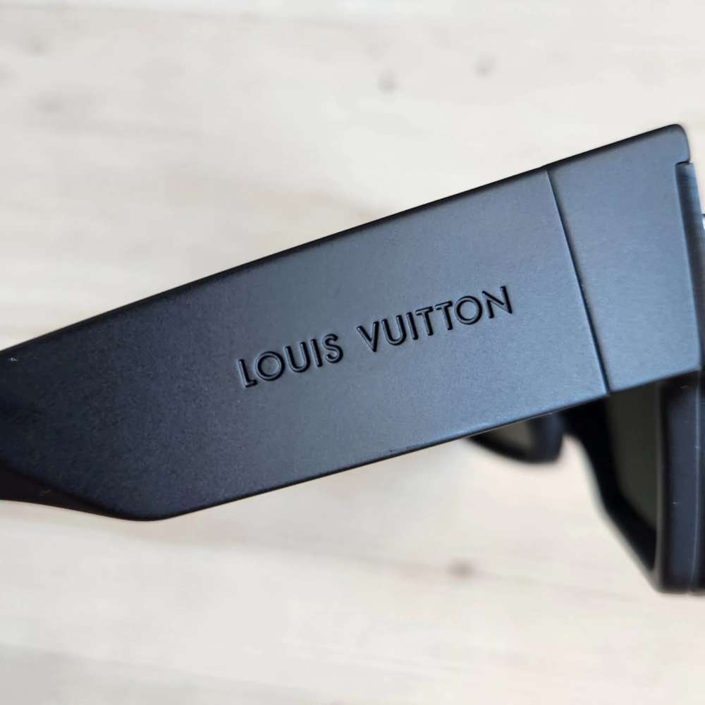 Louis Vuitton Waimea L
