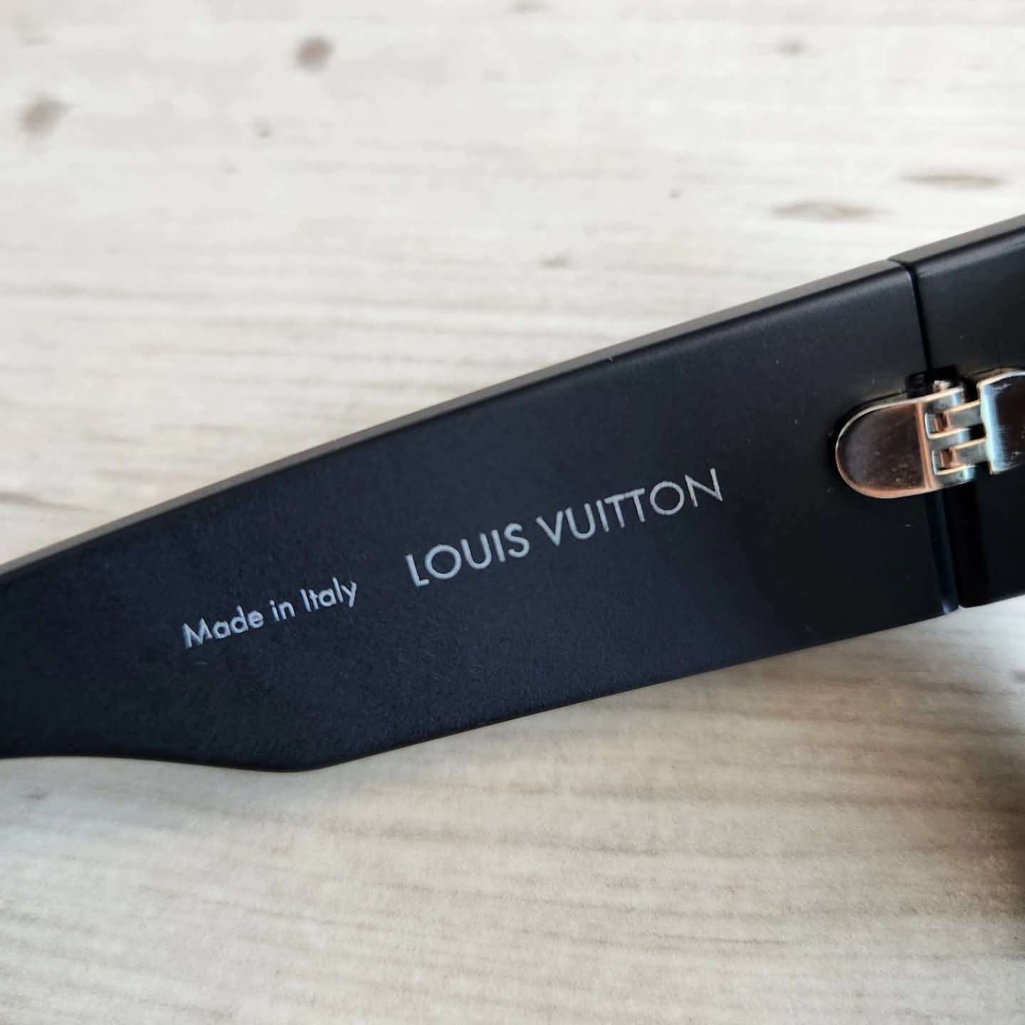 Louis Vuitton Waimea L