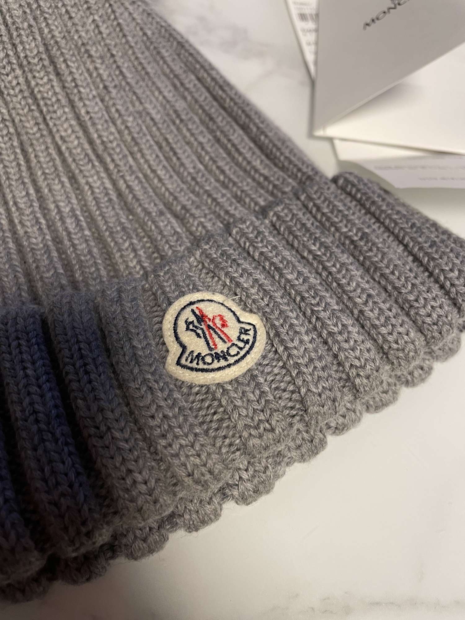 Moncler čiapka