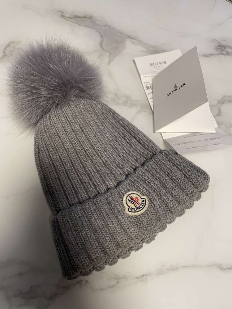 Moncler čiapka