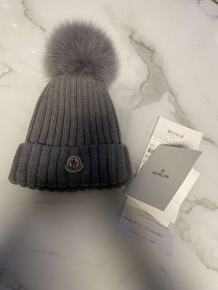 Moncler čiapka
