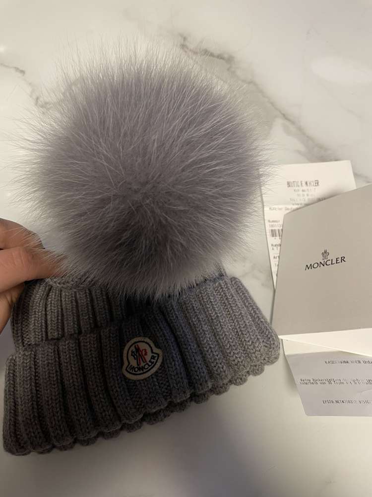 Moncler čiapka