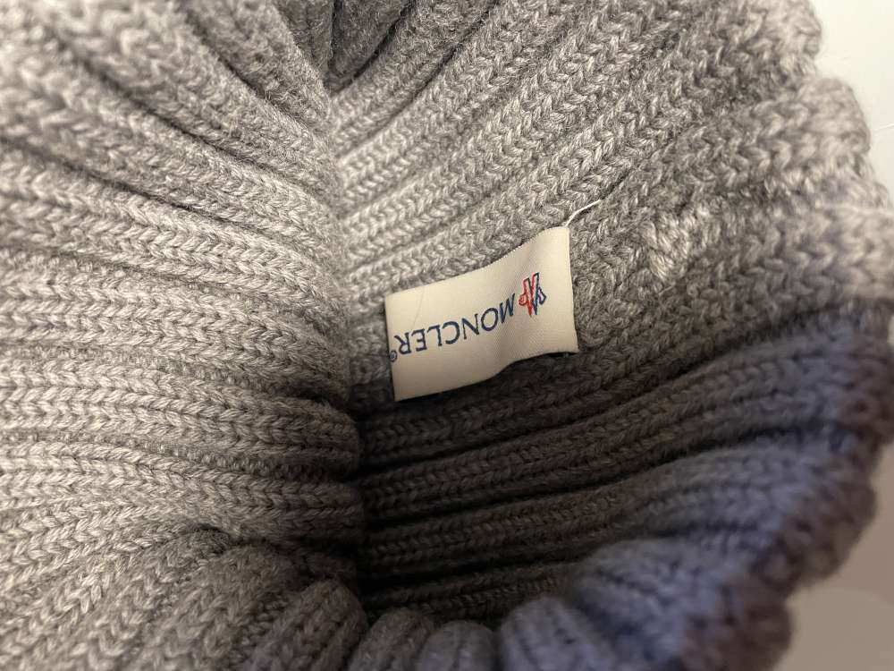 Moncler čiapka