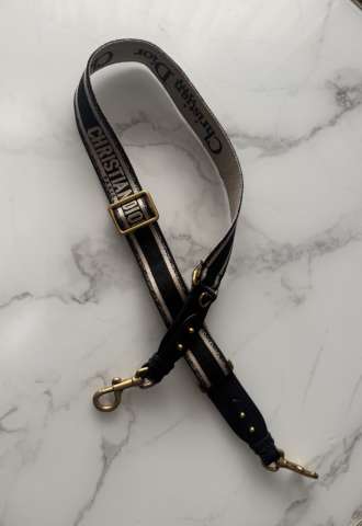 https://www.vipluxury.sk/Dior strap
