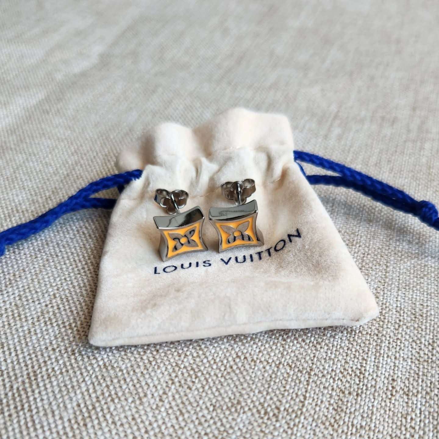 Louis Vuitton Nausnice