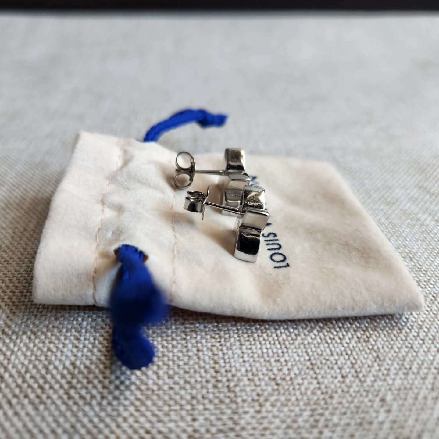 Louis Vuitton Nausnice