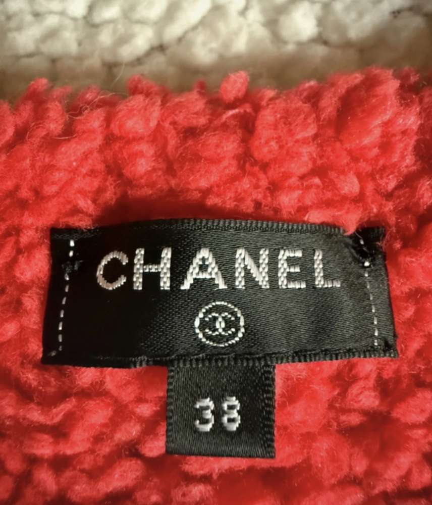 Chanel sveter