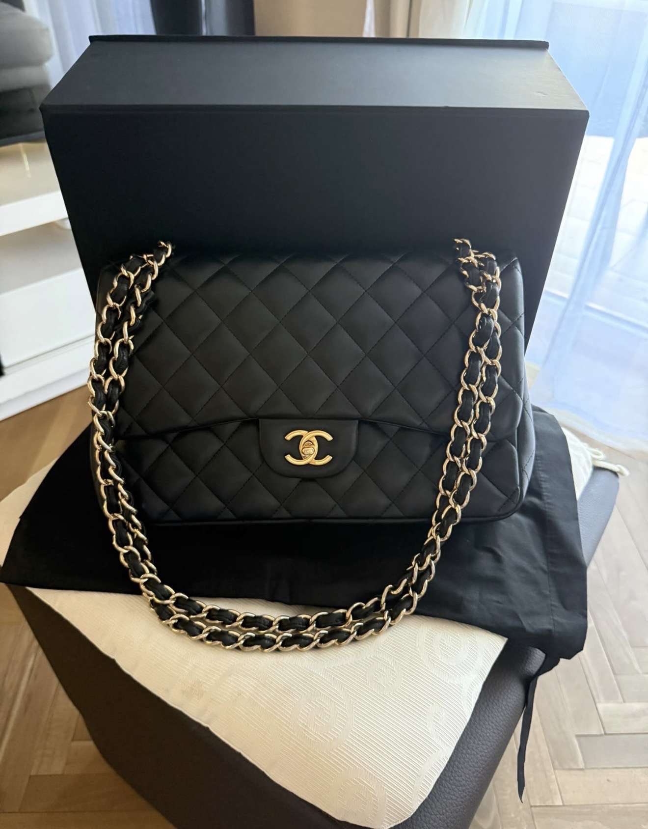 Chanel Jumbo lamb koza